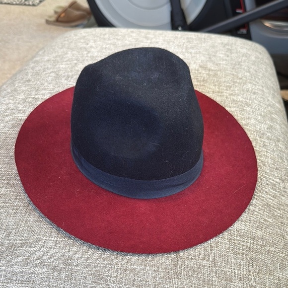 Ecote Black and Red Fedora Hat with Two-Tone Design - Picture 2 of 7